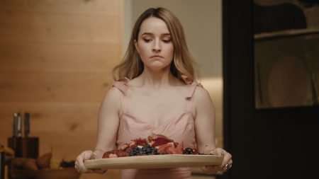 Σκάνδαλο Μπελ Γκίμπσον: Στο Netflix η υπόθεση της influencer που «θεράπευσε» τον καρκίνο με μηλόξυδο